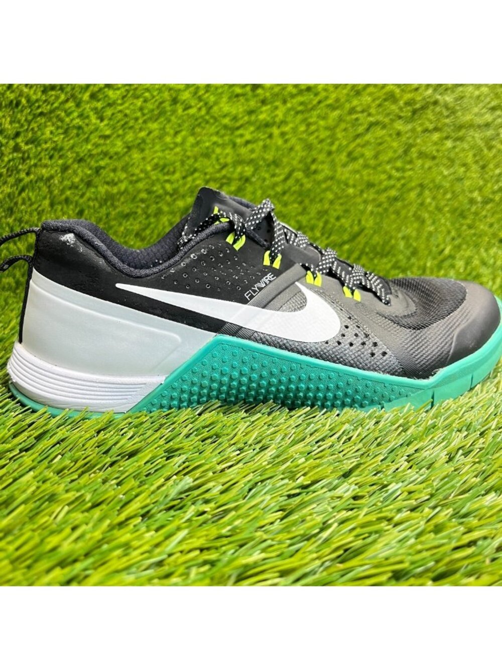 Nike Metcon 1 Womens Size 6 Black White Athletic Running Training Shoes Sneakers